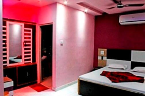 Hotel Roshan Varanasi Exterior photo