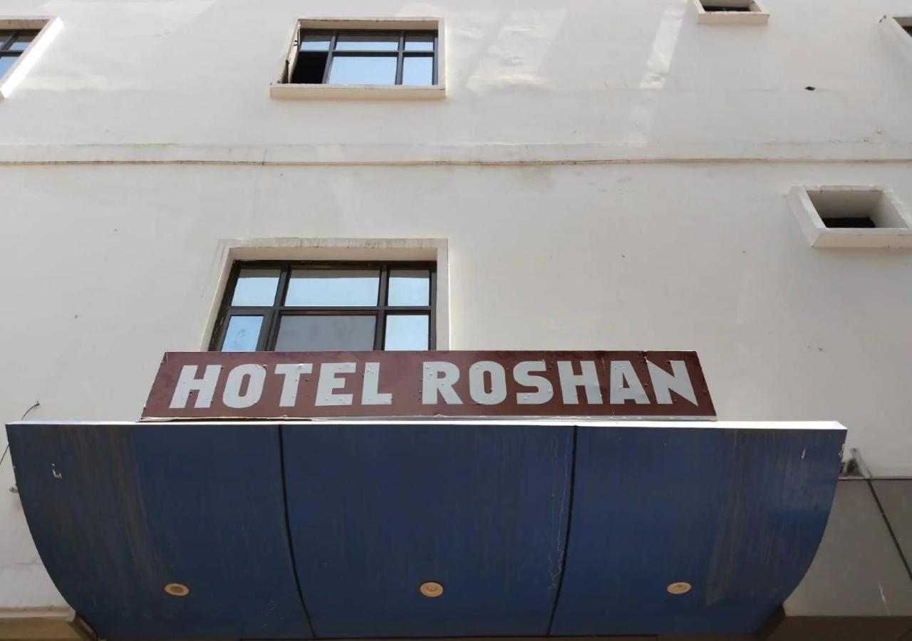 Hotel Roshan Varanasi Exterior photo