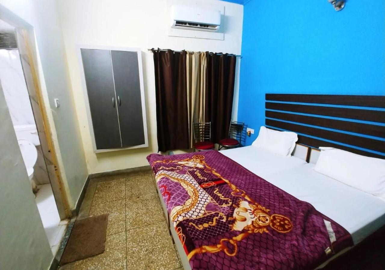 Hotel Roshan Varanasi Exterior photo