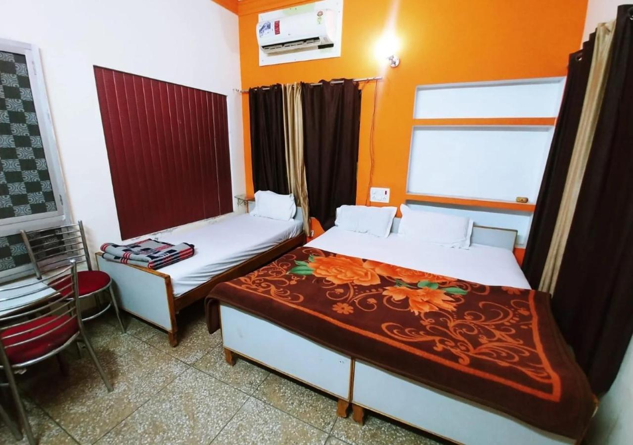 Hotel Roshan Varanasi Exterior photo
